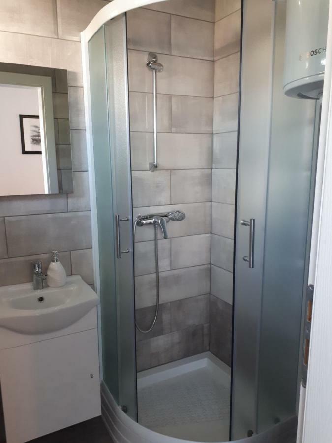 Apartmani Korina Starigrad Paklenica Esterno foto