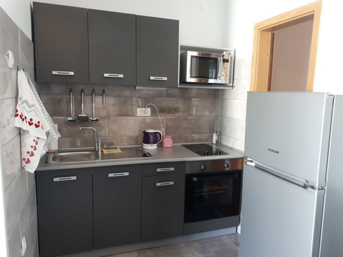 Apartmani Korina Starigrad Paklenica Esterno foto
