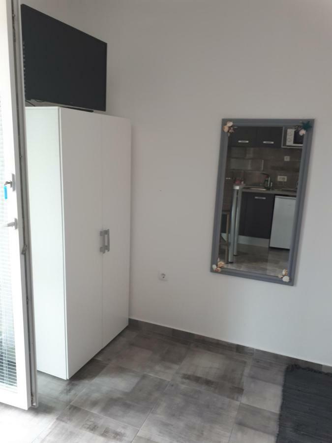 Apartmani Korina Starigrad Paklenica Esterno foto