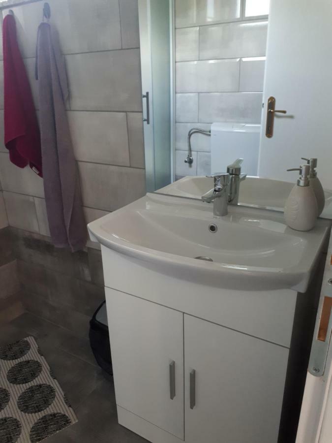 Apartmani Korina Starigrad Paklenica Esterno foto