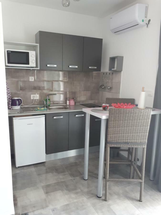 Apartmani Korina Starigrad Paklenica Esterno foto