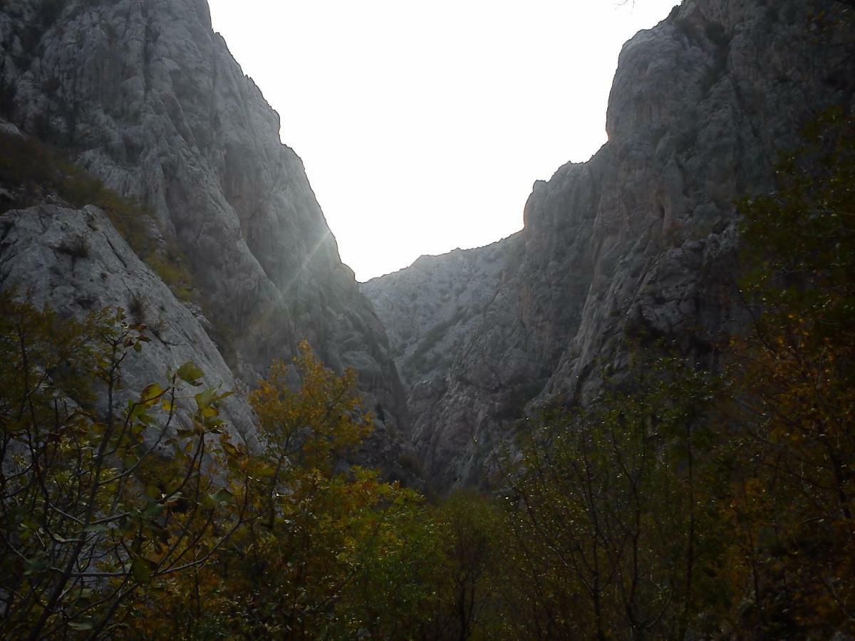 Apartmani Korina Starigrad Paklenica Esterno foto