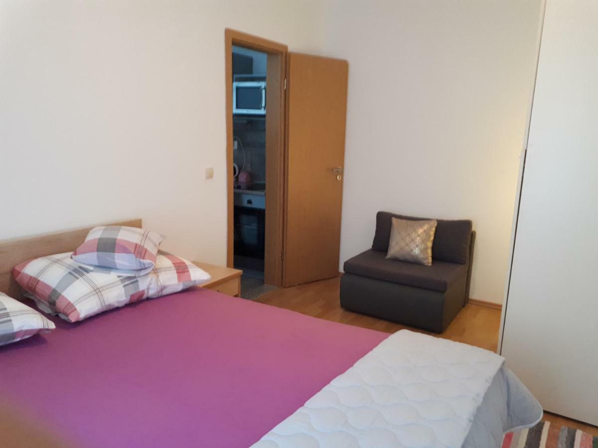 Apartmani Korina Starigrad Paklenica Esterno foto