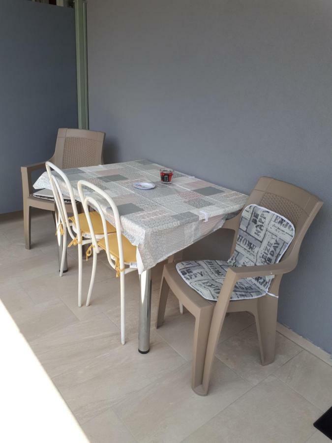 Apartmani Korina Starigrad Paklenica Esterno foto