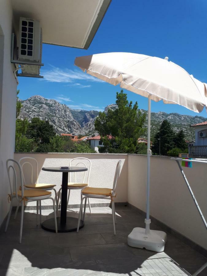 Apartmani Korina Starigrad Paklenica Esterno foto