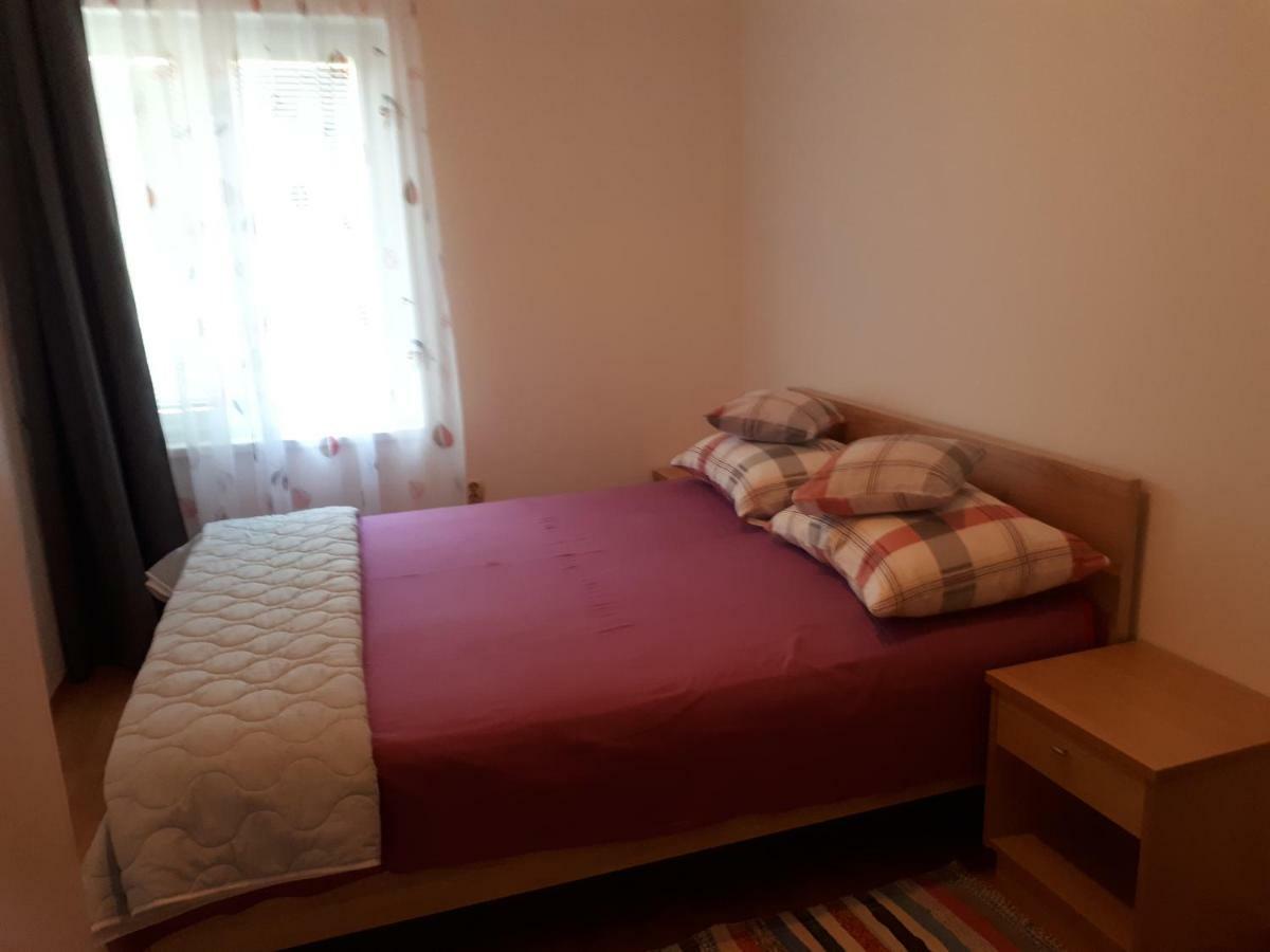 Apartmani Korina Starigrad Paklenica Esterno foto