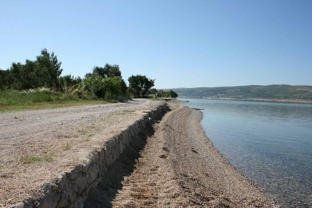 Apartmani Korina Starigrad Paklenica Esterno foto