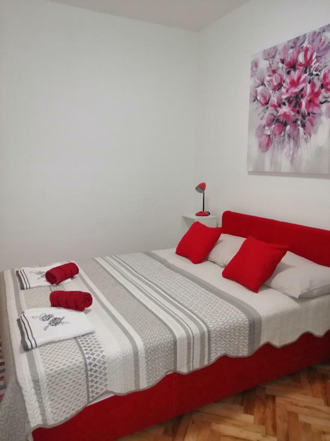 Apartmani Korina Starigrad Paklenica Esterno foto