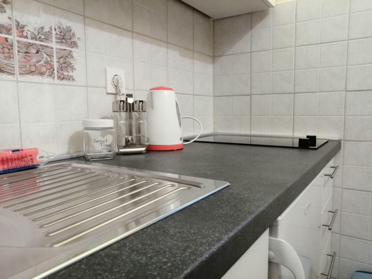 Apartmani Korina Starigrad Paklenica Esterno foto