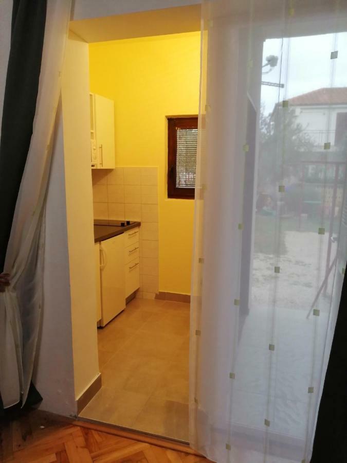 Apartmani Korina Starigrad Paklenica Esterno foto