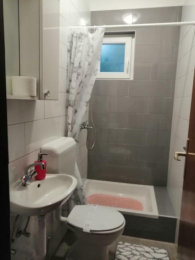 Apartmani Korina Starigrad Paklenica Esterno foto